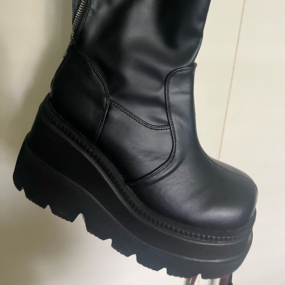 COPY - Demonia Shaker 65 - Picture 3 of 6